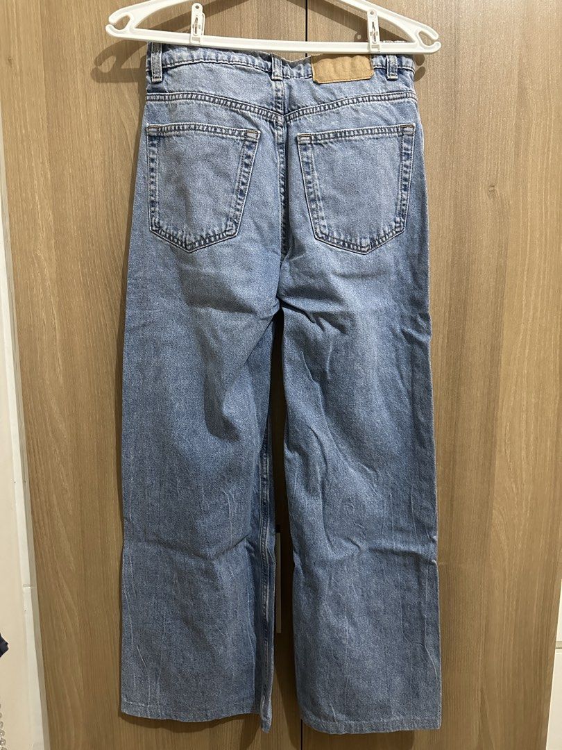 H&M Divided Light Blue Denim Jeans Size US 4 (Category: Jeans) located in Quezon City. Submitted by sofieegee (Listing ID 1466298701, Image 2). Description: - Brand: H&M Divided - Style: Light blue denim jeans / pants - Size: US 4 / EUR 36 / CN 160/68A - Color: Classic light wash blue - Condition: Good, well-maintained - altered the length cuz it was too long my height is 156cm.
