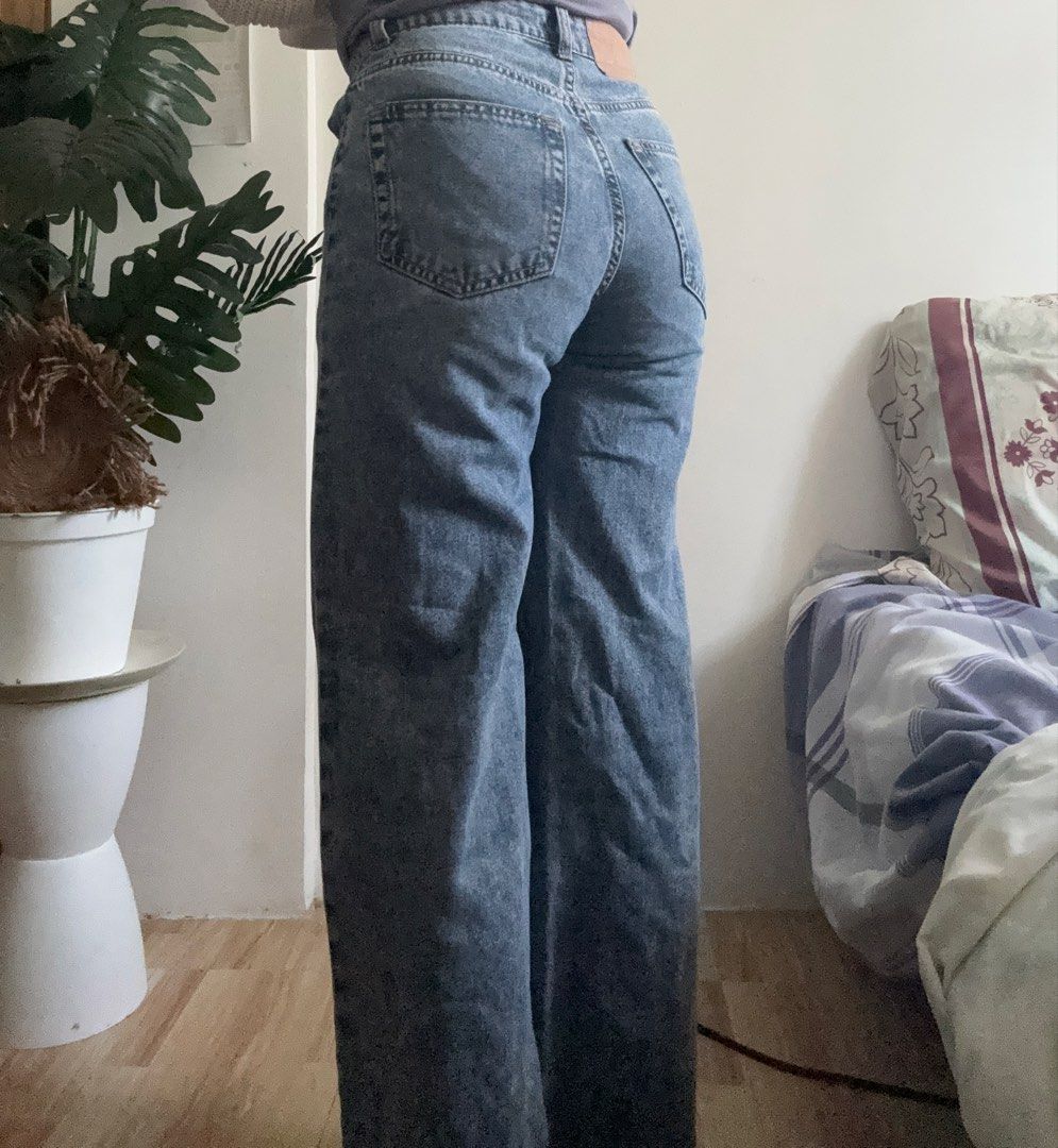 H&M Jeans (Category: Jeans) located in Manila. Submitted by celine3103 (Listing ID 1466208989, Image 2). Description: .
