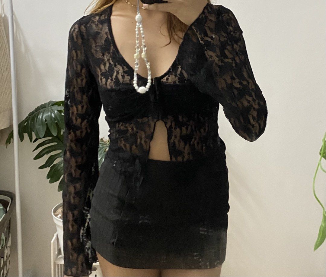 H&M Lace Top (Category: Others Tops) located in Manila. Submitted by celine3103 (Listing ID 1466208714, Image 1). Description: .