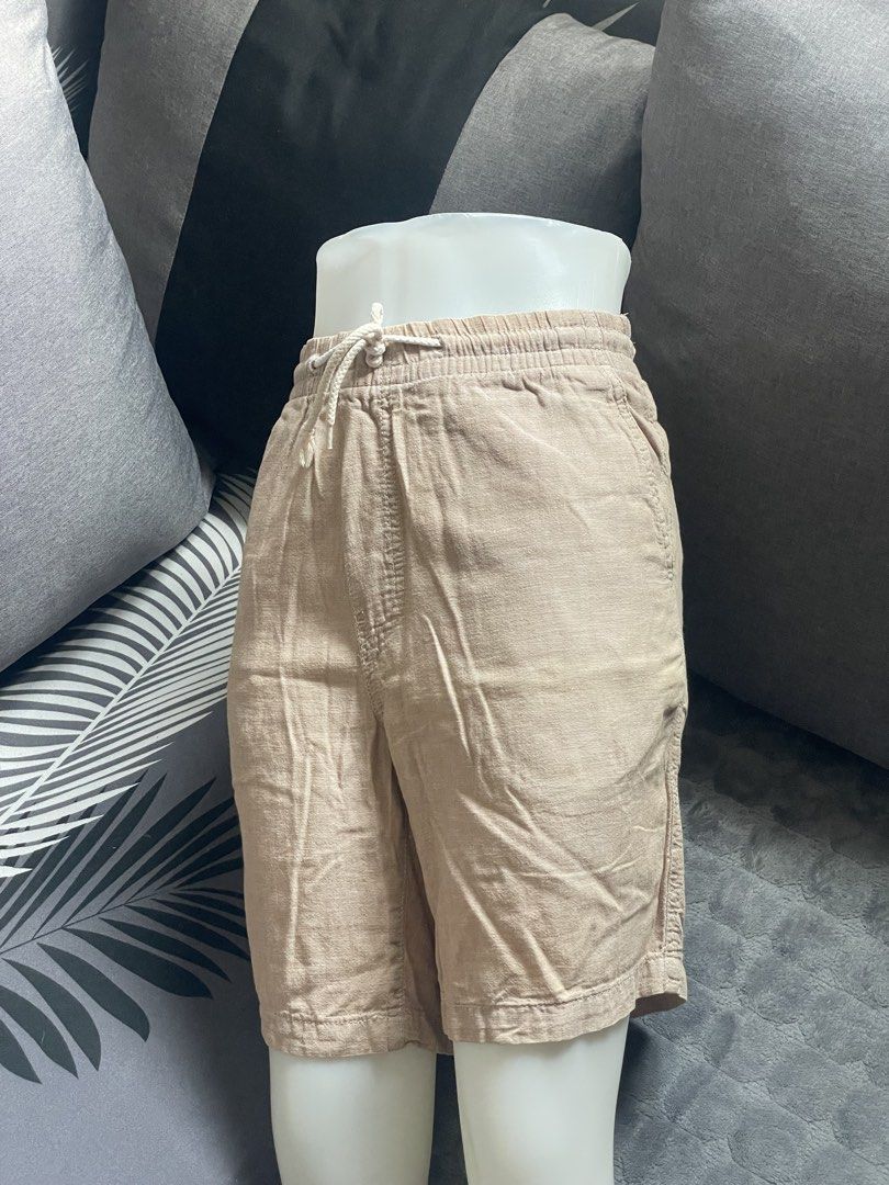 H&M Linen Shorts (Category: Shorts) located in Cabanatuan. Submitted by iselect_finds (Listing ID 1466203901, Image 2). Description: H&M Linen Shorts Khaki No issue Size S on tag Tape measure 32-34 Length 19 ₱350 plus shipping fee.