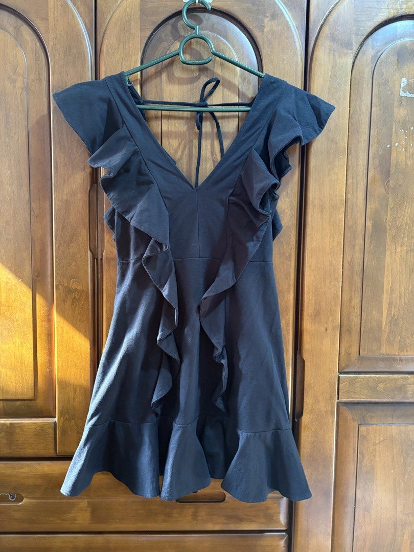 H&M Mini Dress (Category: Dresses) located in San Juan, La Union. Submitted by keenearth-fe38 (Listing ID 1466195111, Image 1). Description: No flaws Can haggle S-M.