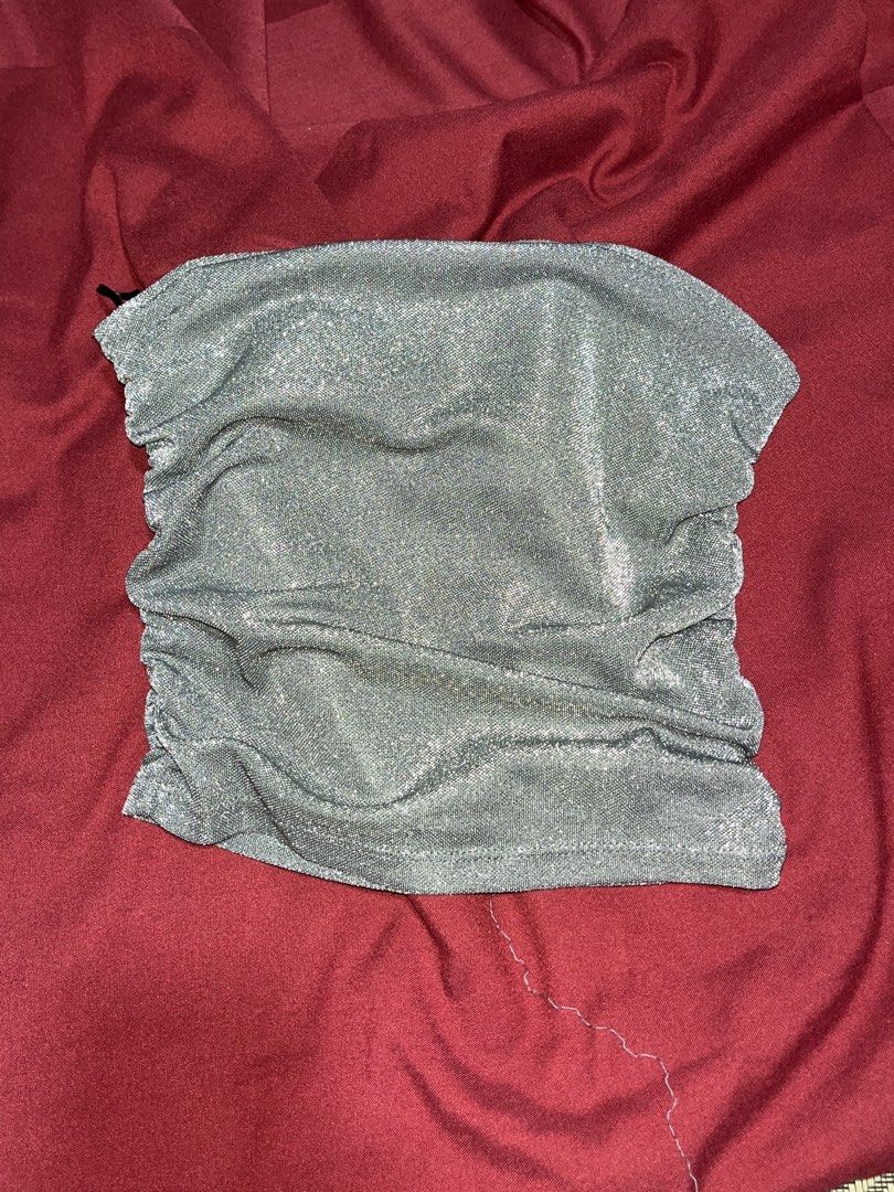 H&M Silver Tube Top (Category: Others Tops) located in Manila. Submitted by kathryn.frs (Listing ID 1466299964, Image 1). Description: small size (works on xs) never worn out, just fitted - wasn’t my style - covers midway my belly button (5’7 height) .