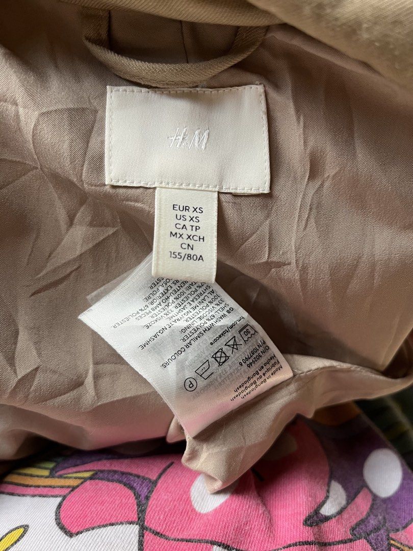H&M Tan Beige Blazer Jacket XS (Category: Coats, Jackets and Outerwear) located in Tandag. Submitted by maryarlale42144 (Listing ID 1466162121, Image 3). Description: Can fit to Small like new.