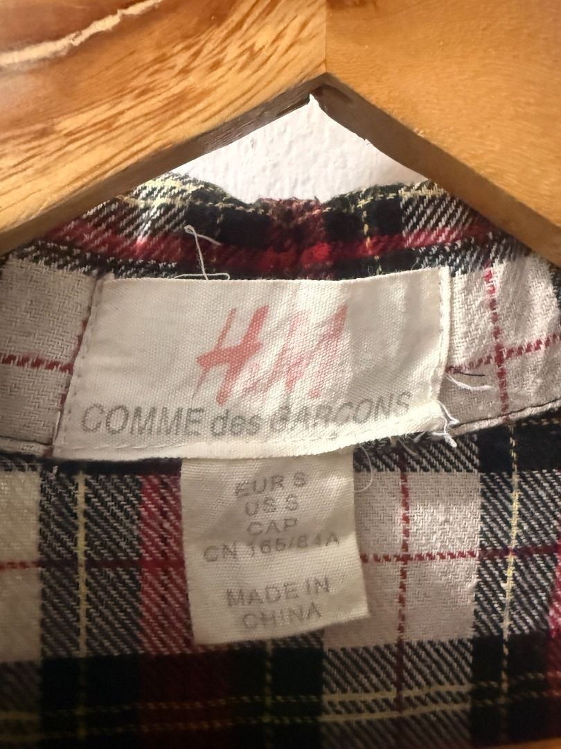 H&M x CDG Plaid Shirt (Category: Coats, Jackets and Outerwear) located in Binan City. Submitted by thenocturneones (Listing ID 1466295795, Image 3). Description: .