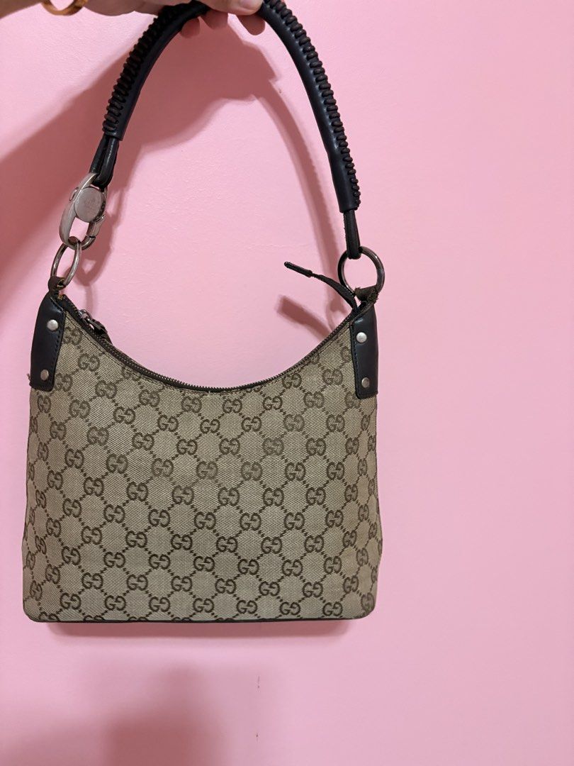 Hobo gucci (Category: Luxury Bags & Wallets) located in Manila. Submitted by blair.n.co (Listing ID 1466200521, Image 2). Description: .