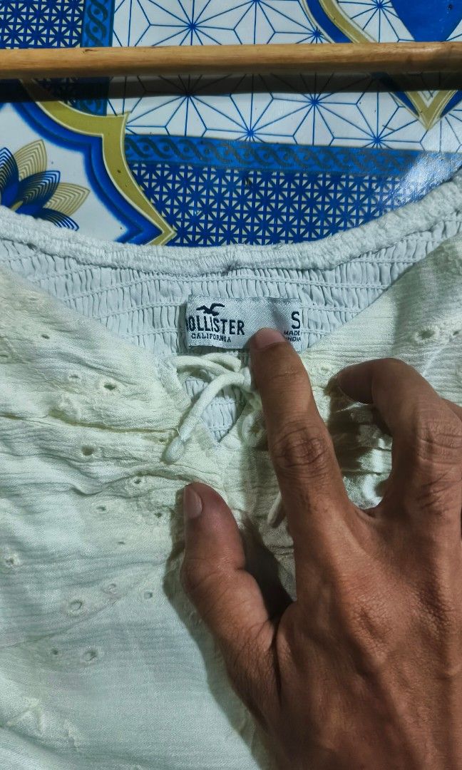 Hollister baby doll (Category: Longsleeves) located in Manila. Submitted by mackussil (Listing ID 1466282759, Image 3). Description: as new no issue.
