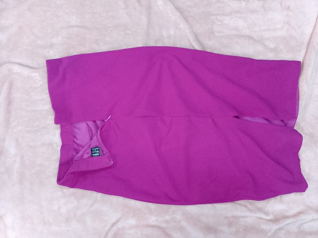 Hot pink Skirt (Category: Skirts) located in Himamaylan. Submitted by _lalaoise (Listing ID 1466208313, Image 3). Description: Back zipper and slit Shipping thru J&T.