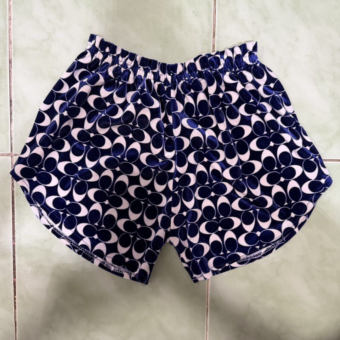 house shorts (Category: Shorts) located in Mandaluyong City. Submitted by the.doll.wardrobe (Listing ID 1466321363, Image 2). Description: – size: xs - m – mod: meetup around mandaluyong, j&t, and lalamove – mop: gcash, pnb, bdo, maya, gotyme, & maribank.