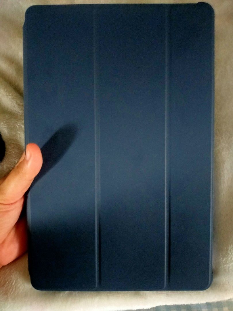 Huawei Matepad SE 11 (Category: Others) located in Mandaluyong City. Submitted by wynter.05 (Listing ID 1466161844, Image 2). Description: - Brand/Model: Huawei MatePad SE 11 - Storage Capacity: 128GB - Color/Accessory: Dark blue protective flip case included - Extras: Brand new Glass Pro+ premium tempered glass protector included - Condition: Well-maintained, clean screen, ready for setup.