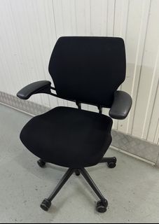 (Category: ) located in . Submitted by office.chair.seller (Listing ID 1466158328, Image 1). Description: .