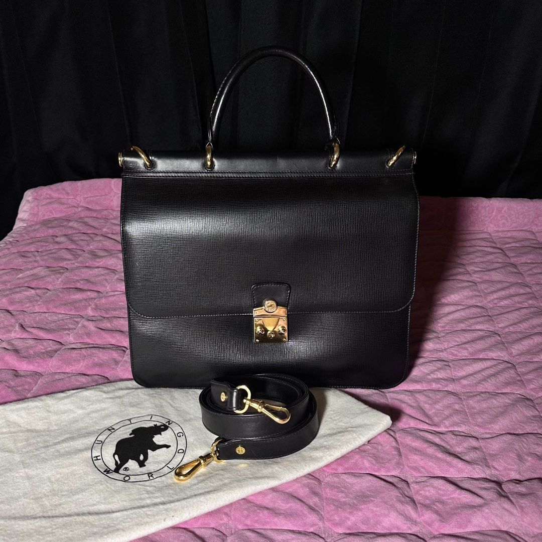 Hunting World Black Grain Satchel. (Category: Sling Bags) located in Cagayan de Oro. Submitted by kjcartier26 (Listing ID 1466251035, Image 3). Description: Authentic Hunting World Satchel. 🇯🇵✨ 📍In good condition 📍With Strap and original dustbag. 📍Good leather, Normal Signs of use. 📍Present scratches but not visible. ✨.