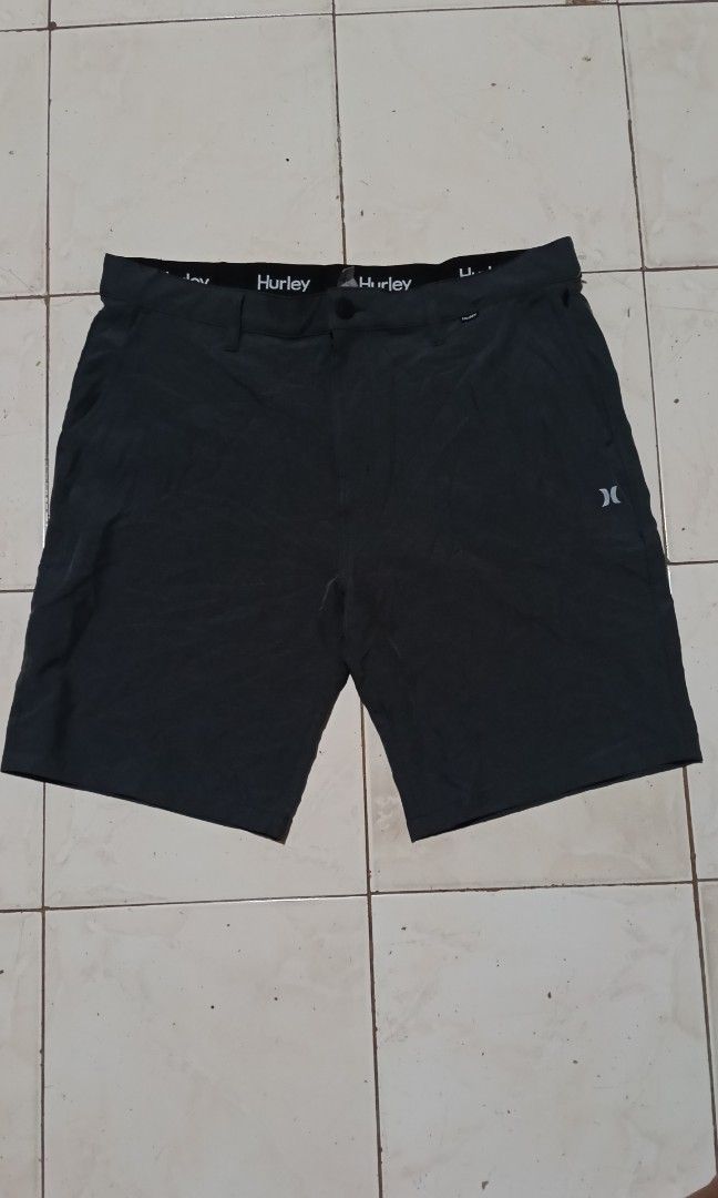 HURLEY Hybrid Walk Shorts (Category: Shorts) located in Bacolod City. Submitted by stuffensheee (Listing ID 1466210669, Image 1). Description: HURLEY Hybrid Space Dye Walkshorts In Excellent Condition No issues 36 on Tag Waist Length.