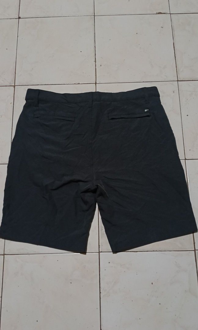 HURLEY Hybrid Walk Shorts (Category: Shorts) located in Bacolod City. Submitted by stuffensheee (Listing ID 1466210669, Image 3). Description: HURLEY Hybrid Space Dye Walkshorts In Excellent Condition No issues 36 on Tag Waist Length.