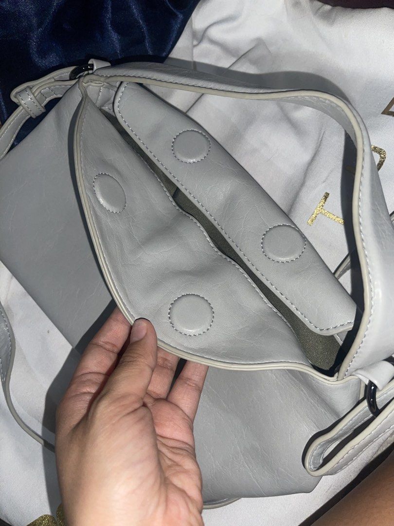 Hvisk Crossbody Bag (Category: Luxury Bags & Wallets) located in Makati City. Submitted by dati.ph (Listing ID 1466203558, Image 3). Description: -Brand new -Imported brand -Impulse buy -No dust bug .