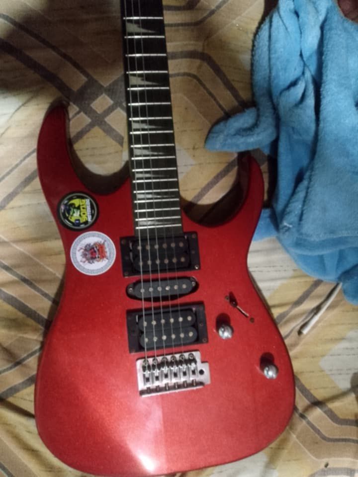 Ibanez Electric Guitar Replica/Dupe (Category: Musical Instruments) located in Cavite. Submitted by ra3ch (Listing ID 1466243662, Image 1). Description: wala string sa lowest string part other than that good condition .