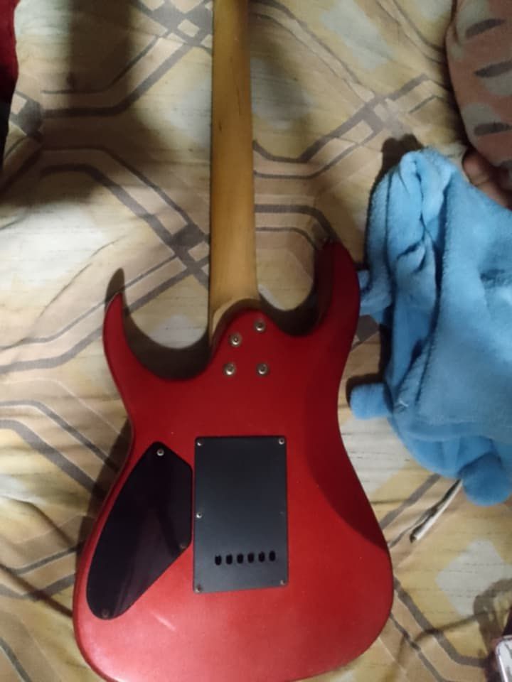 Ibanez Electric Guitar Replica/Dupe (Category: Musical Instruments) located in Cavite. Submitted by ra3ch (Listing ID 1466243662, Image 2). Description: wala string sa lowest string part other than that good condition .