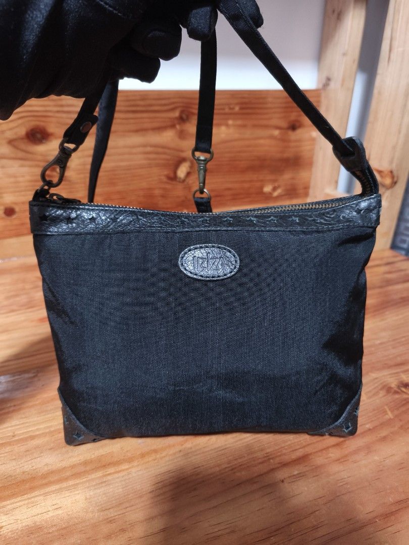 IBIZA crossbody bag (Category: Shoulder Bags) located in Baguio. Submitted by queenlyne_vintage_rare_finds (Listing ID 1466266346, Image 3). Description: .