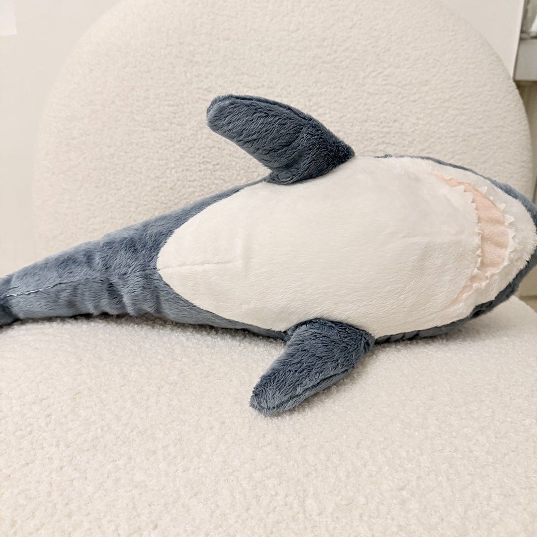 IKEA Blahaj (Category: Plushies & Soft Toys) located in Manila. Submitted by na.vi (Listing ID 1466251952, Image 2). Description: this is the small blahaj.