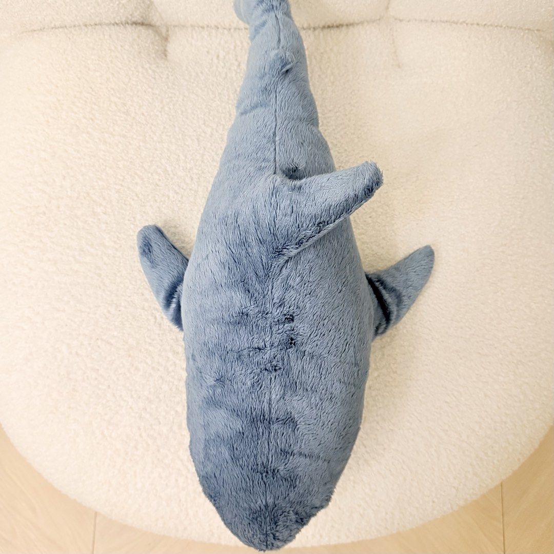 IKEA Blahaj (Category: Plushies & Soft Toys) located in Manila. Submitted by na.vi (Listing ID 1466251952, Image 3). Description: this is the small blahaj.