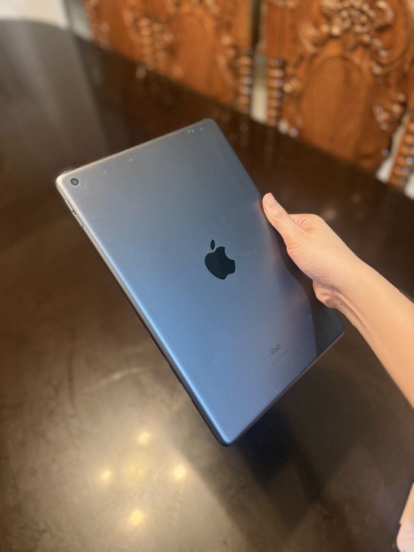 IPAD 9th GEN (Category: iPad) located in Baao. Submitted by sajjjb (Listing ID 1466296221, Image 2). Description: iPad 9th Gen for sale 64GB 10.2-inch A13 Bionic chip Lightly used, good condition ₱10,000 only PM if interested..
