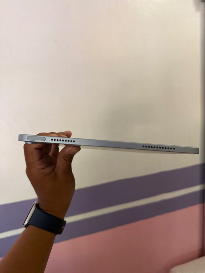 IPAD AIR M2 | 11’ | 128gb (Category: iPad) located in Cabuyao City. Submitted by handsomekoala19 (Listing ID 1466310226, Image 2). Description: Ipad Air M2 11-inch 128gb Wifi only ✅ No scratch; no dents ✅ 85% BH ✅ With Box (same imei) ✅ Bought it from The Loop w/ receipt Selling for: P24000 (slightly negotiable) RFS: for upgrade MOP: Cash or Bank Transfer Can do meetups around Laguna.