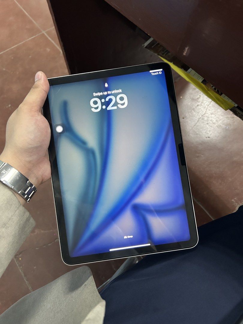 IPAD AIR M4 256 GB STARLIGHT (Category: iPad) located in Manila. Submitted by swiftdragon_0329d1 (Listing ID 1466201791, Image 3). Description: Full Details po? Unit: Ipad Air M4 256 GB 11 inch Storage: 256 Color: Starlight Battery Health: 100 Cycle Count: 49 Warranty till/Ended: July 2027 Same Serial Box? Yes Genuine Cable? Yes Store Purchased? Yes, PowerMac with receipt No Issues, purchases last July 2026 lang. 3 months old. May kasama nang wir