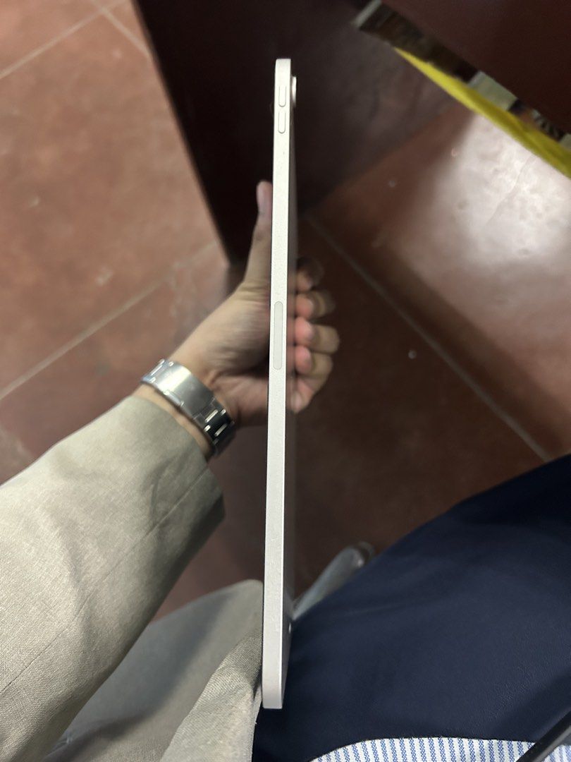IPAD AIR M4 256 GB STARLIGHT (Category: iPad) located in Manila. Submitted by swiftdragon_0329d1 (Listing ID 1466201791, Image 2). Description: Full Details po? Unit: Ipad Air M4 256 GB 11 inch Storage: 256 Color: Starlight Battery Health: 100 Cycle Count: 49 Warranty till/Ended: July 2027 Same Serial Box? Yes Genuine Cable? Yes Store Purchased? Yes, PowerMac with receipt No Issues, purchases last July 2026 lang. 3 months old. May kasama nang wir
