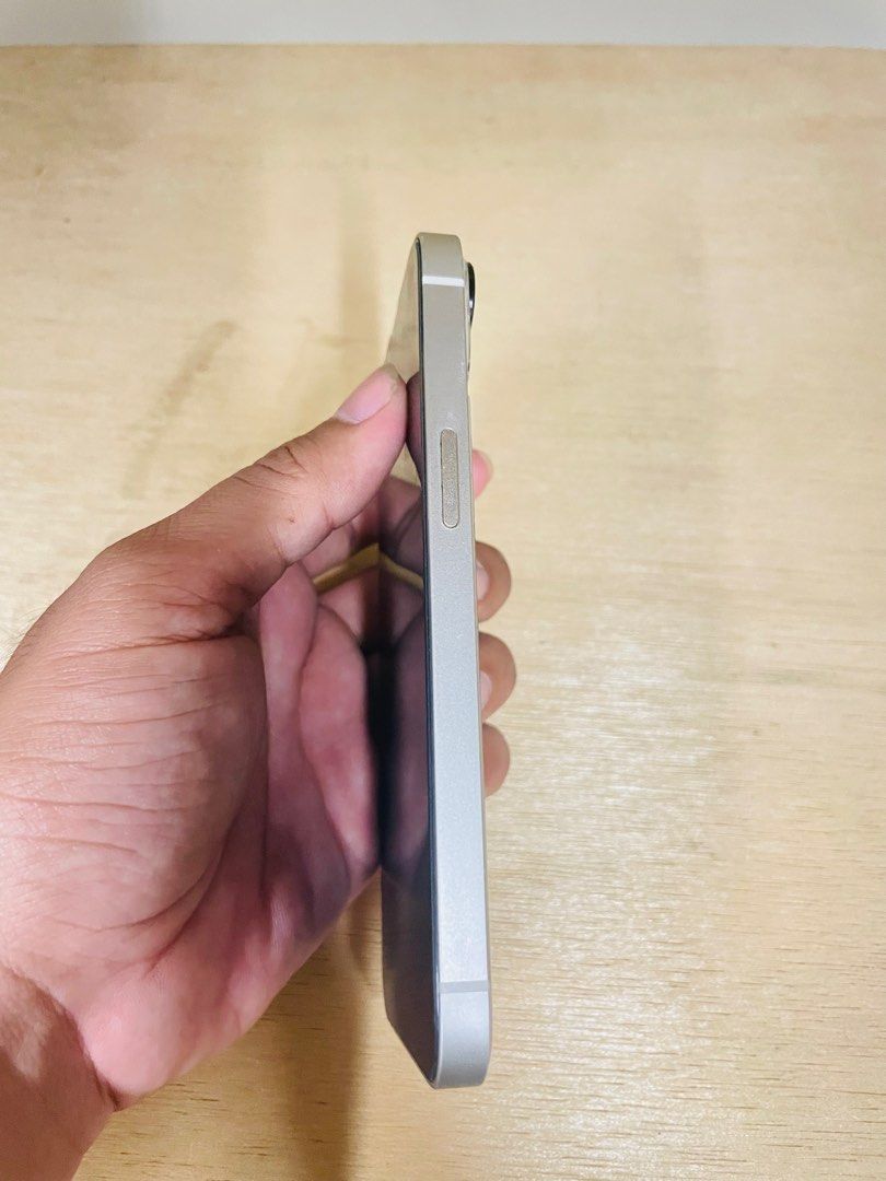 Iphone 13 128gb Starlight (Category: iPhone 13 Series) located in Los Banos. Submitted by kouno2022 (Listing ID 1466306626, Image 3). Description: For sale! Iphone 13 128gb Starlight Complete inclusion (Orig box, cord and phone case) No issue on performance. May minimal dents lang. 85 battery health No sim restriction. Loc: Brgy. Timugan, Los Banos Laguna Pwede LBC sa malayo..