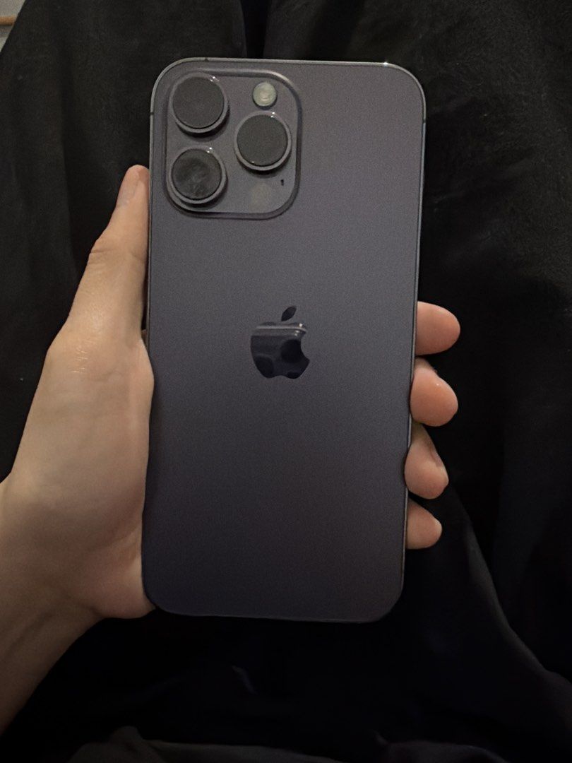Iphone 14 pro max (Category: iPhone 14 Series) located in Las Pinas. Submitted by zanelucas (Listing ID 1466209765, Image 3). Description: Selling my iphone 14 pro max RFS: bought a new phone.