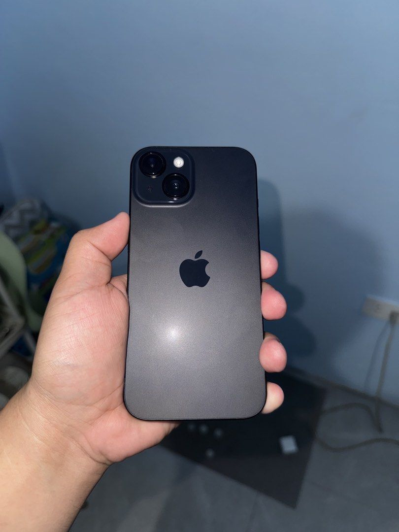IPHONE 15 256 (Category: iPhone 15 Series) located in Caloocan City. Submitted by joyce_c7 (Listing ID 1466192182, Image 2). Description: IPHONE 15 256 MIDNIGHT BLACK RUSH‼️‼️IPHONE 15 256GB PRICE: 27500(fix and firm brand new condition kaya hindi ka lugi) Best Features: 6.1” Super Retina XDR OLED Display(LCD serviced by Apple Authorized Service Provider) Dynamic Island 48MP Main Camera + 12MP Ultra Wide 4K Cinematic & Action Mode A16 Bionic Chip