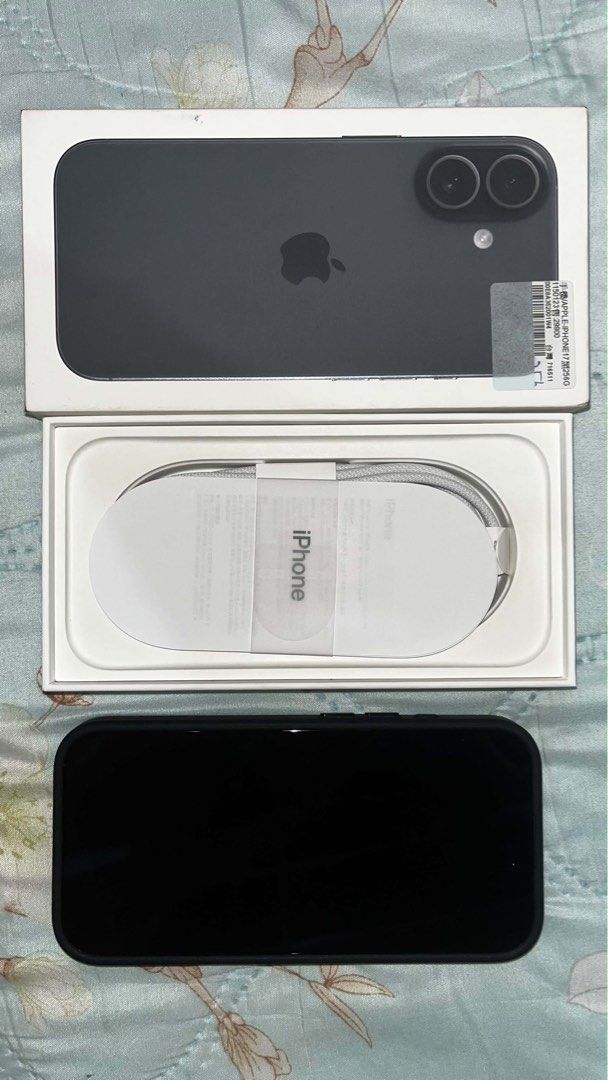iPhone 17 256GB (Category: iPhone 17 Series) located in Manila. Submitted by hungryhustle (Listing ID 1466290860, Image 2). Description: .