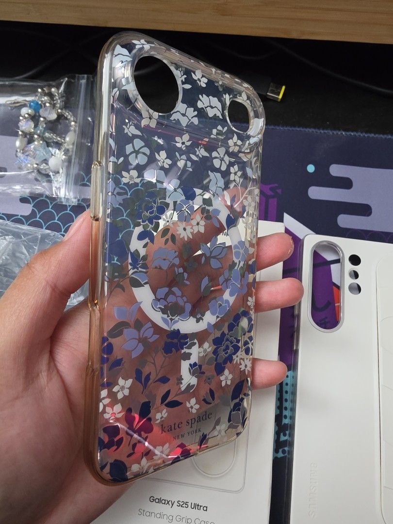 iphone 17 Air original Kate Spade Case (Category: Cases & Sleeves) located in Caloocan City. Submitted by ftxmd (Listing ID 1450894119, Image 2). Description: Original KS iphone 17 Air case Free phone charm as seen Rfs: Impulsive buyer not really using it Can lower price if buying 2 items from other preloved phone case sale, pm for details.