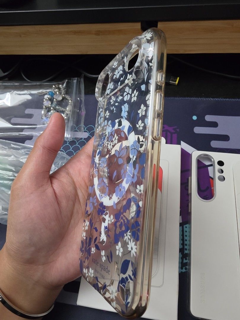 iphone 17 Air original Kate Spade Case (Category: Cases & Sleeves) located in Caloocan City. Submitted by ftxmd (Listing ID 1450894119, Image 3). Description: Original KS iphone 17 Air case Free phone charm as seen Rfs: Impulsive buyer not really using it Can lower price if buying 2 items from other preloved phone case sale, pm for details.