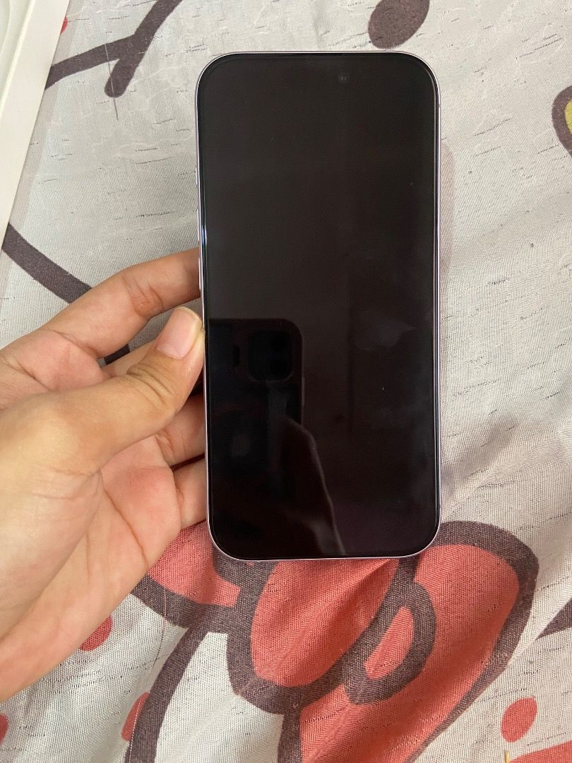 Iphone 17 base (Category: iPhone 17 Series) located in Caloocan City. Submitted by yurii30 (Listing ID 1466242287, Image 3). Description: 256gb Nego 16cc 100 batt health Purchased at sm megamall With receipt No dents or damage Under warranty 3 months old Complete inclusions Rfs mag uupgrade .