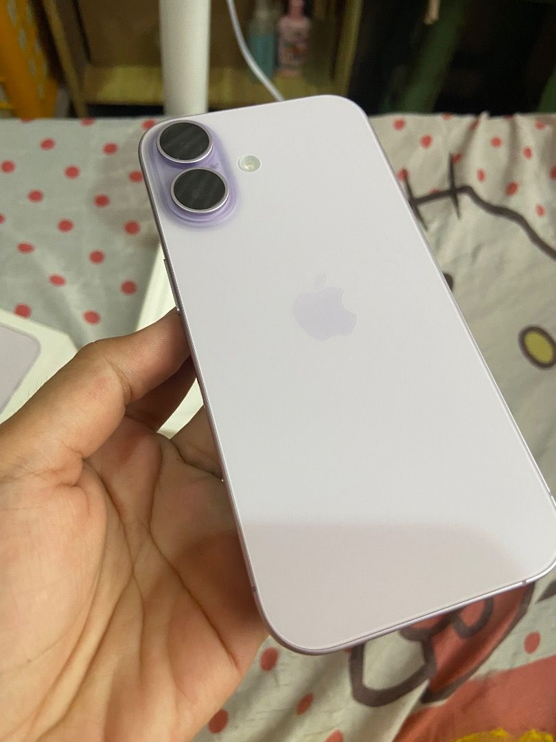 Iphone 17 base (Category: iPhone 17 Series) located in Caloocan City. Submitted by yurii30 (Listing ID 1466242287, Image 2). Description: 256gb Nego 16cc 100 batt health Purchased at sm megamall With receipt No dents or damage Under warranty 3 months old Complete inclusions Rfs mag uupgrade .