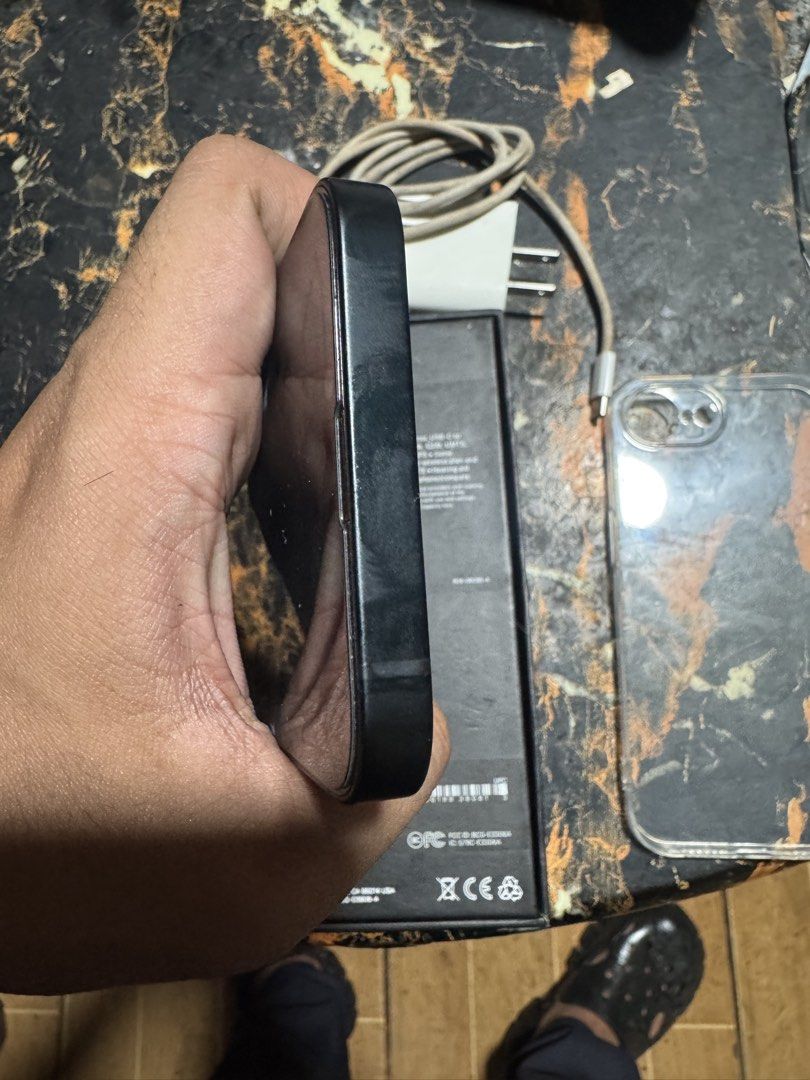 iPhone 17e 256gb local variant (Category: iPhone 17 Series) located in Manila. Submitted by engr_mark28 (Listing ID 1466158131, Image 2). Description: iPhone 17e 256gb Local Variant 24k nalang po Swap is higher than selling po, naka rush price na sya wag na sana tawaran, thank you po NTC approved po (Local variant) 100 Bh ✅(20 cycle count palang) Truetone✅ Face ID working✅ All original parts✅ Anysim pwede po✅ No iCloud/Apple ID kaya pwede mo syan