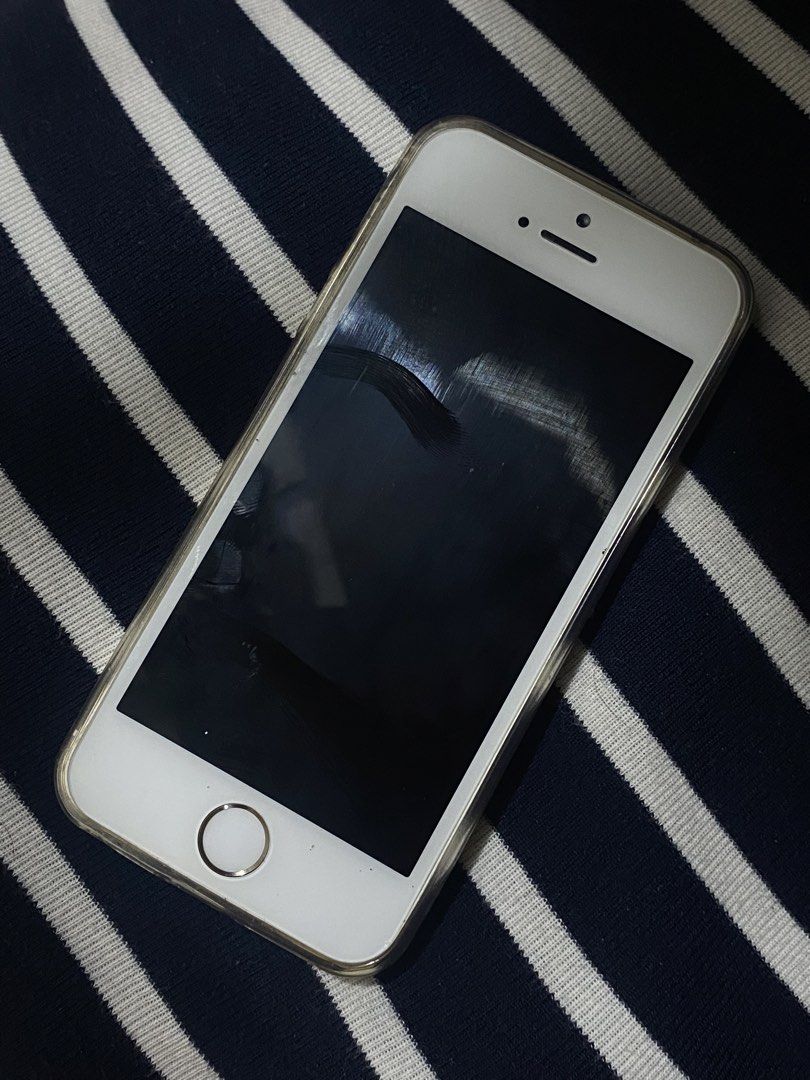 Iphone 5s (Category: Others) located in Manila. Submitted by elayy_ (Listing ID 1466334489, Image 2). Description: FOR SALE: Iphone 5s (secondhand) 16gb 1,200 (slightly nego) - Makinis at walang gasgas - No functional issues - Home button working - Malinaw front and back cam - As is. No charger or box Loc: Manila MOD: Meet up (payment first if shipping) MOP: Cash, gcash, maribank.