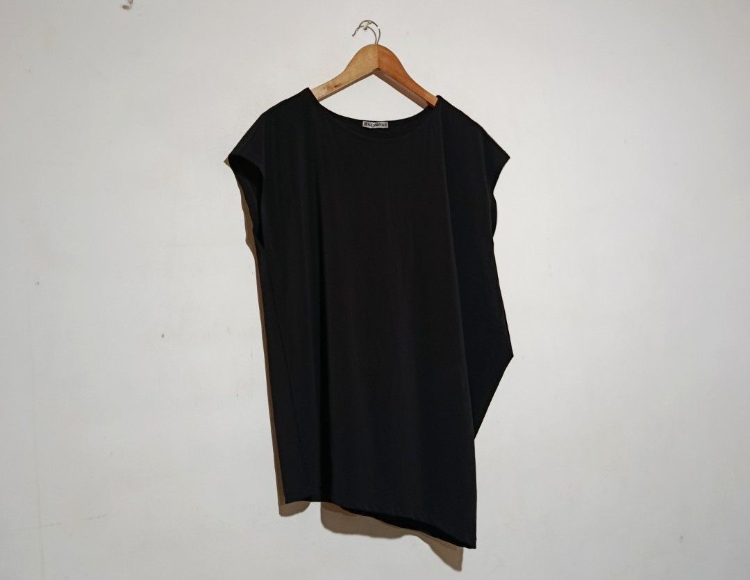 Issey Miyake - Asymmetrical Draped Shirt (Category: Shirts) located in San Fernando. Submitted by son.twice.stuff (Listing ID 1466274011, Image 2). Description: Item: Issey Miyake - Asymmetrical Draped Shirt Dimensions Length: 26" Width: 21.5" Shoulder: 22" Fit Medium To Large Stretch Material Condition: Excellent Issue: Missing Wash Care Label " Intact Main Label" Price: 3800 Free Shipping.