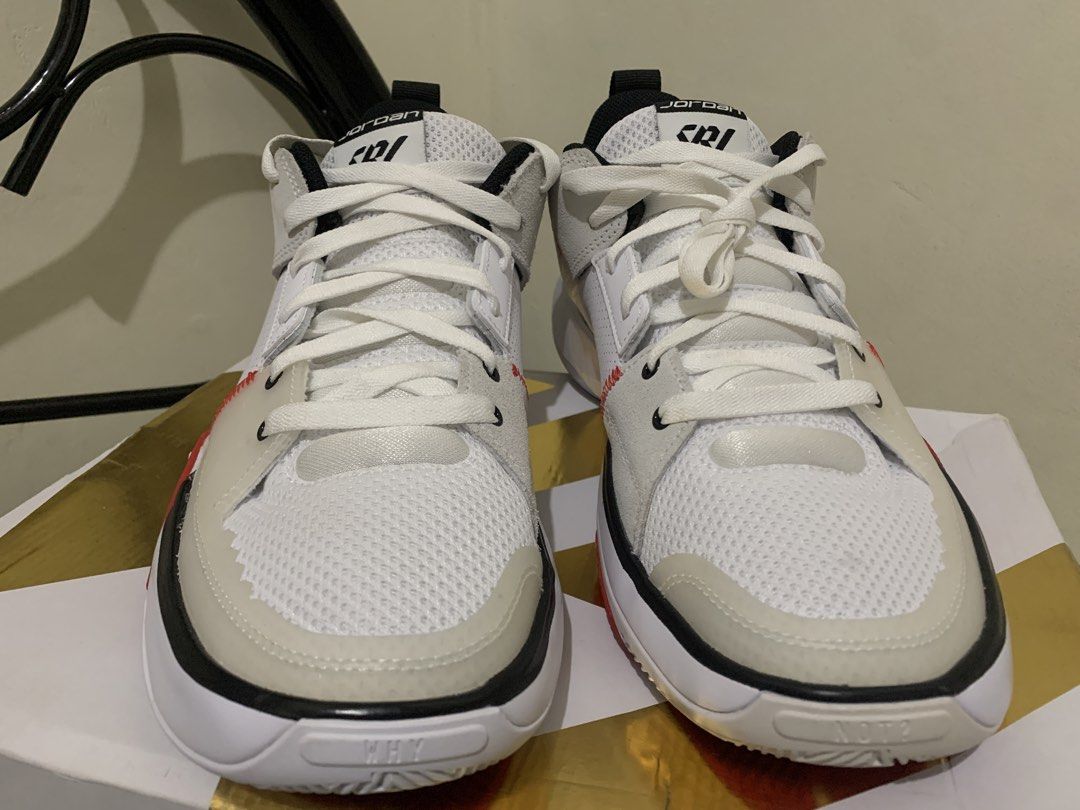 J1 take down 5 (Category: Sneakers) located in Manila. Submitted by andreiluces23 (Listing ID 1466175453, Image 2). Description: Not been used nasukat lang Size 9.5 2500 nego pa General Trias Cavite Location.