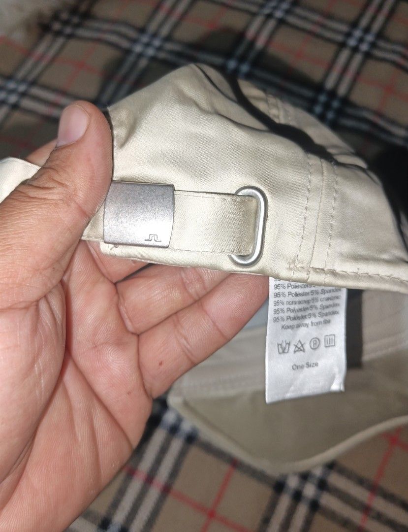 J. Lindeberg (Category: Caps & Hats) located in Manila. Submitted by kuyawelfind (Listing ID 1466246773, Image 3). Description: excellent condition one size fit all no issue preloved from abroad.