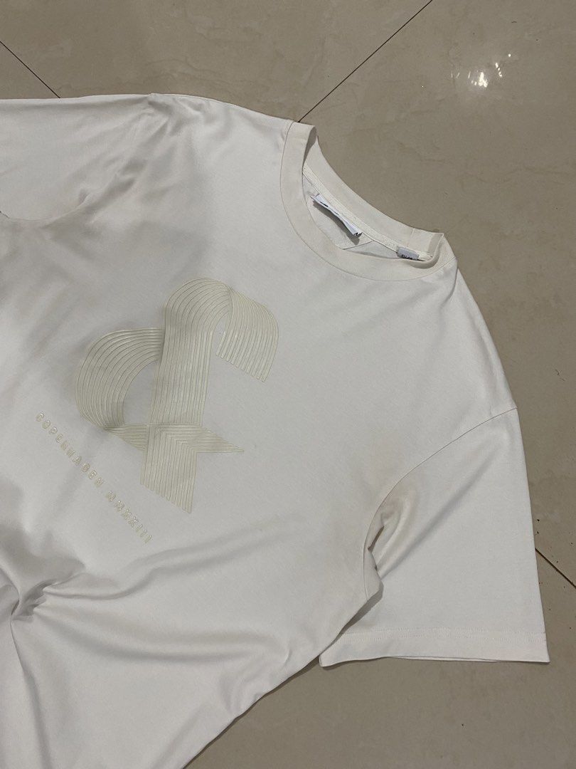 JACK & JONES COPENHAGEN BEIGE TEE (Category: Tshirts & Polo Shirts ) located in Talisay. Submitted by hustlethrift_2600 (Listing ID 1466202918, Image 2). Description: JACK & JONES COPENHAGEN BEIGE TEE L ON TAG 22 W 28 L VERY GOOD CONDITION 9.8/10 COLOR RATE ISSUE : SIGN OF USAGE ARMPIT OR DEO STAIN - 399.