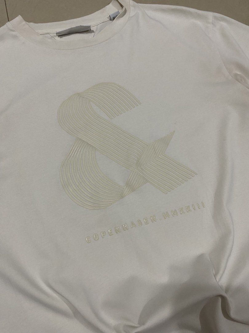 JACK & JONES COPENHAGEN BEIGE TEE (Category: Tshirts & Polo Shirts ) located in Talisay. Submitted by hustlethrift_2600 (Listing ID 1466202918, Image 3). Description: JACK & JONES COPENHAGEN BEIGE TEE L ON TAG 22 W 28 L VERY GOOD CONDITION 9.8/10 COLOR RATE ISSUE : SIGN OF USAGE ARMPIT OR DEO STAIN - 399.