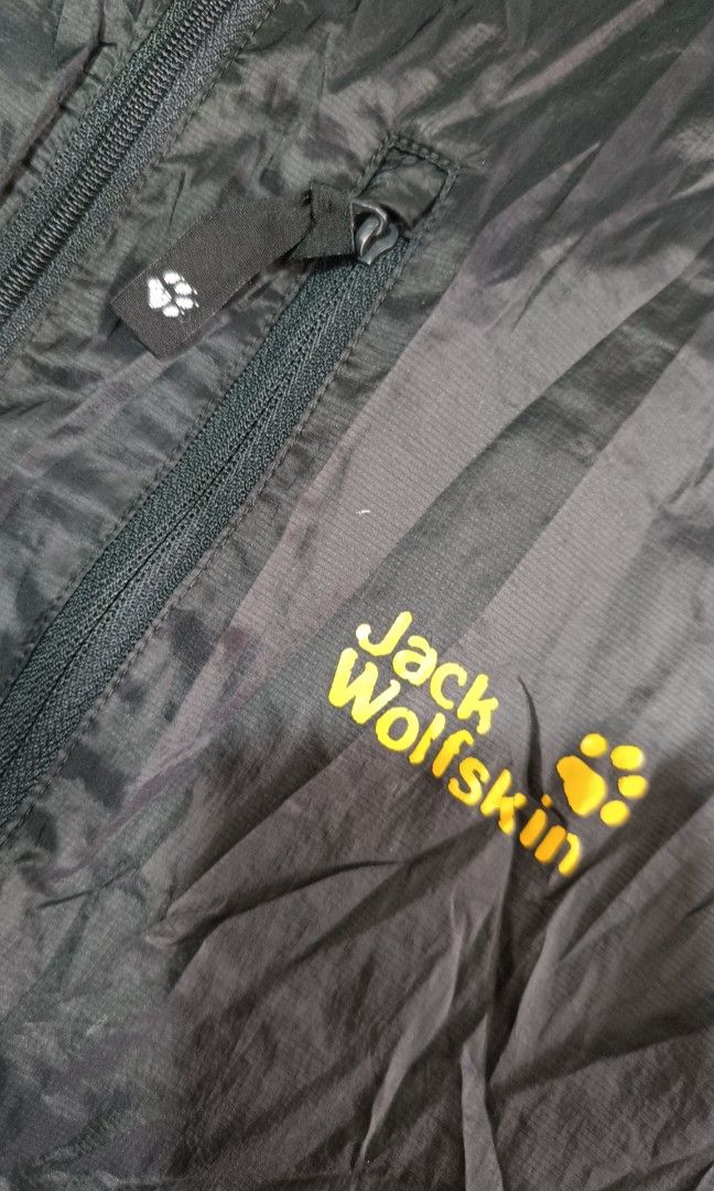 JACK WOLFSKIN Ultra Light Windbreaker (Category: Coats, Jackets and Outerwear) located in Midsayap. Submitted by macoy.picker (Listing ID 1466169249, Image 2). Description: JACK WOLFSKIN ULTRA LIGHT WINDBREAKER OUTDOOR WEAR Asia XX L / US XL Dimes: 24x28 350+SF.
