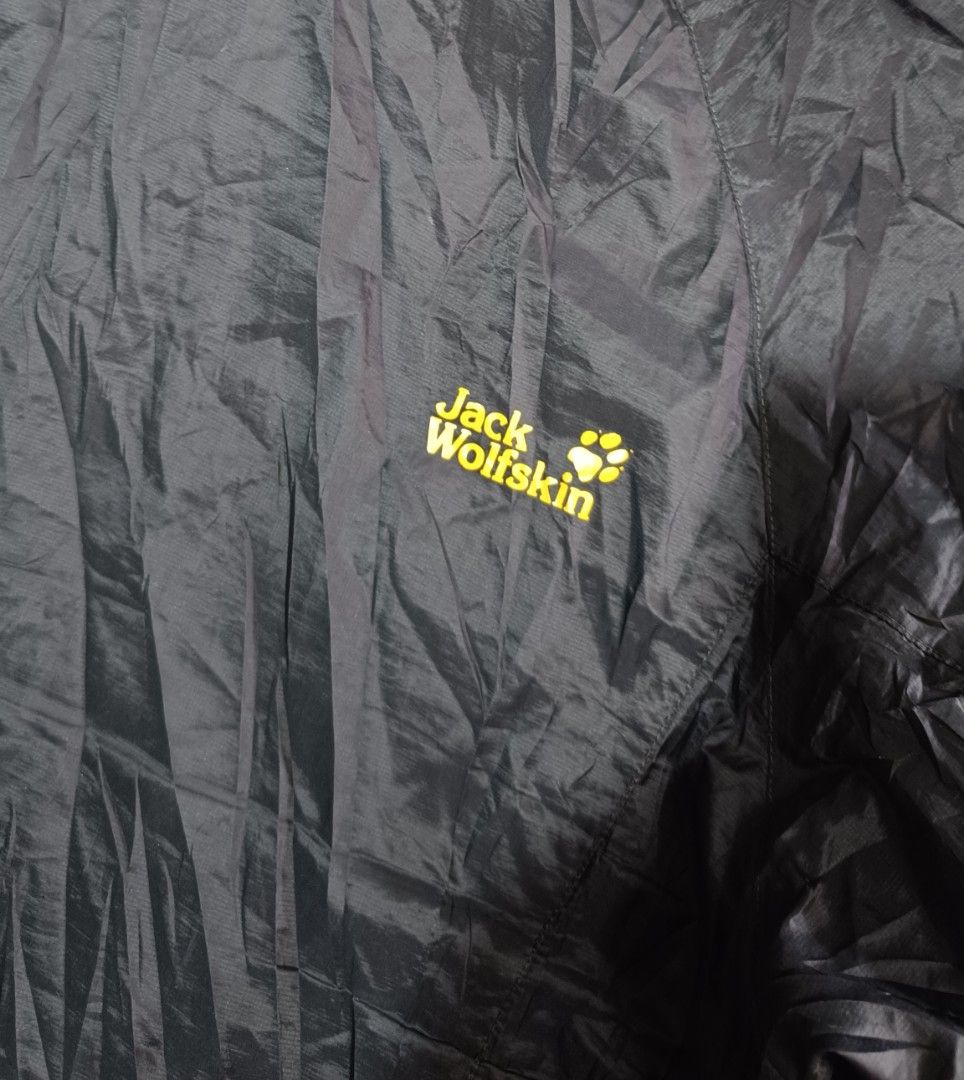 JACK WOLFSKIN Ultra Light Windbreaker (Category: Coats, Jackets and Outerwear) located in Midsayap. Submitted by macoy.picker (Listing ID 1466169249, Image 3). Description: JACK WOLFSKIN ULTRA LIGHT WINDBREAKER OUTDOOR WEAR Asia XX L / US XL Dimes: 24x28 350+SF.