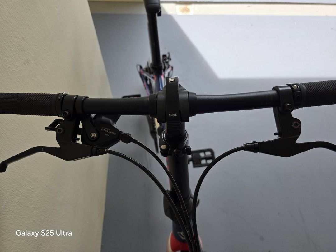 Java foldable bike (Category: Bicycles) located in Singapore. Submitted by lkswee784 (Listing ID 1466233872, Image 3). Description: java foldable bike,aluminum body, wheels 20",Shimano Deore shifter and derailleur, disc brakes, only used a few times, condition like new,I can't get use of small bike so decided to sell it.