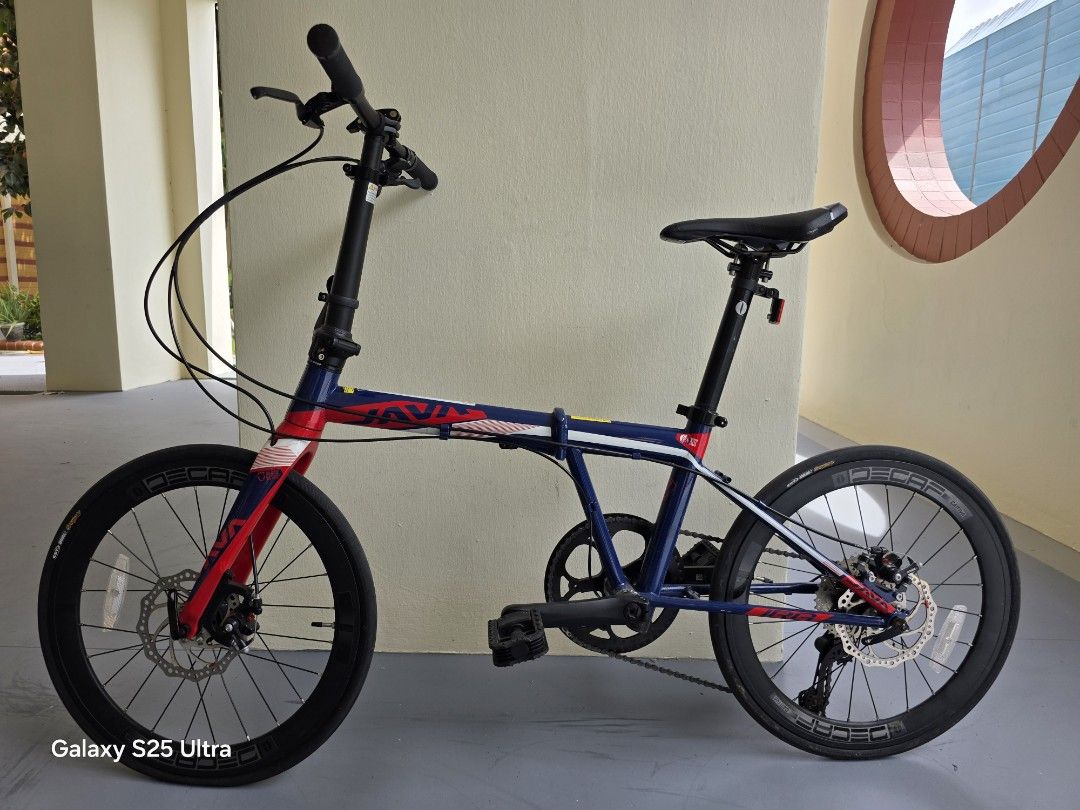Java foldable bike (Category: Bicycles) located in Singapore. Submitted by lkswee784 (Listing ID 1466233872, Image 1). Description: java foldable bike,aluminum body, wheels 20",Shimano Deore shifter and derailleur, disc brakes, only used a few times, condition like new,I can't get use of small bike so decided to sell it.