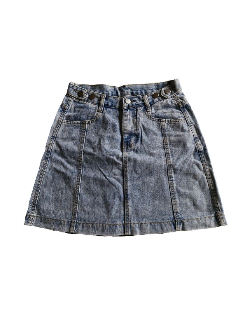 Jean Skirt (Category: Skirts) located in Baguio. Submitted by _.prelovedbyjo (Listing ID 1466237977, Image 1). Description: .