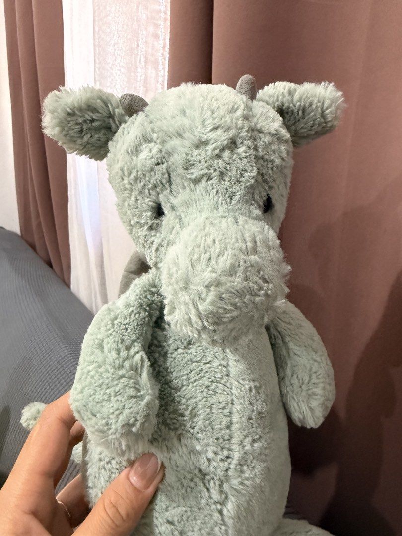 Jellycat Bashful Green Medium Dragon Plush toy (Category: Plushies & Soft Toys) located in Quezon City. Submitted by cookiecreammm (Listing ID 1466177163, Image 2). Description: .