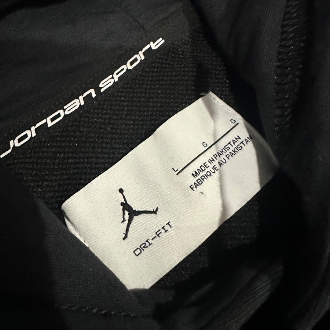 Jordan Hoodie (Preloved) (Category: Coats, Jackets and Outerwear) located in Paranaque City. Submitted by jd7_prelovedclothing (Listing ID 1466325783, Image 3). Description: Bought from the Nike App. Used 2x Vacation. ₱500. Location Paranaque. GCash/Maya/BPI. Lalamove/Grab.