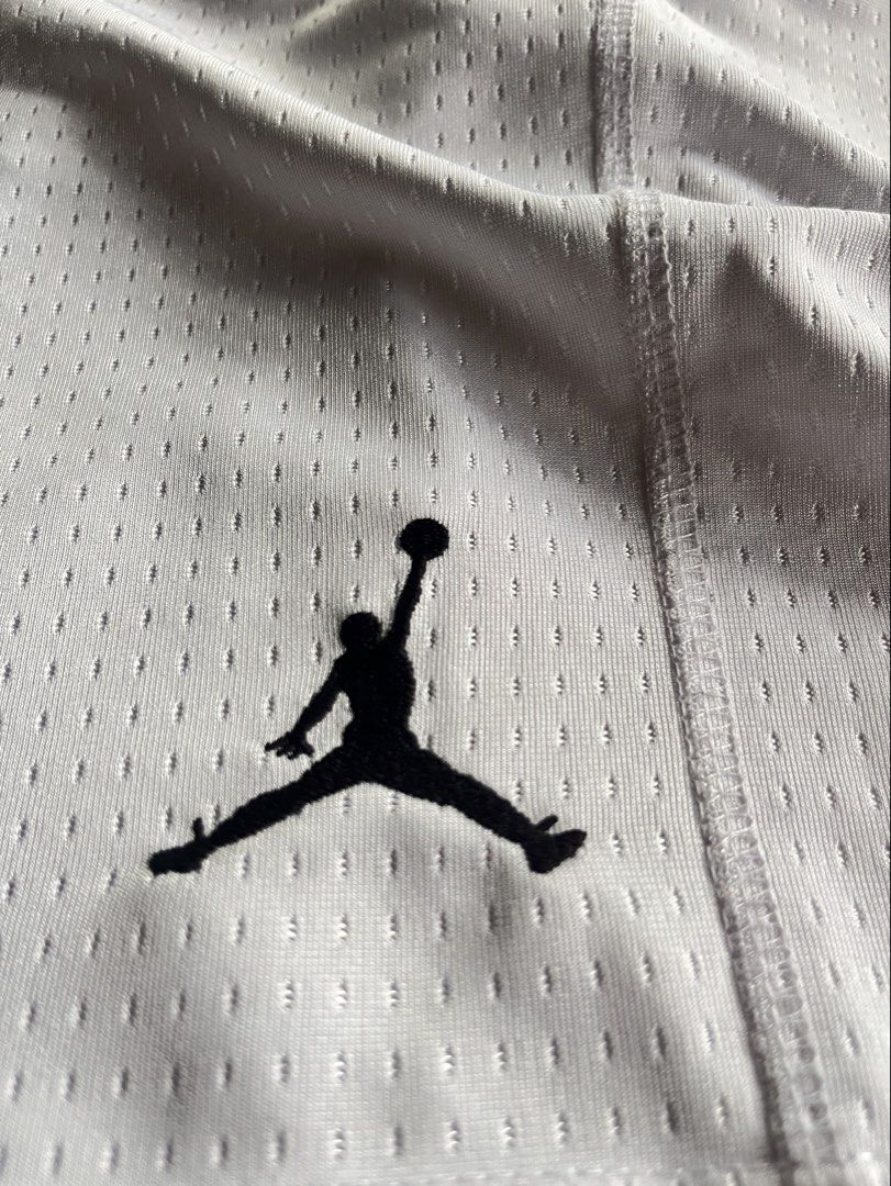 Jordan mesh (Category: Shorts) located in Manila. Submitted by lardo.599 (Listing ID 1466263745, Image 3). Description: Issue washable yellow stain Size L.